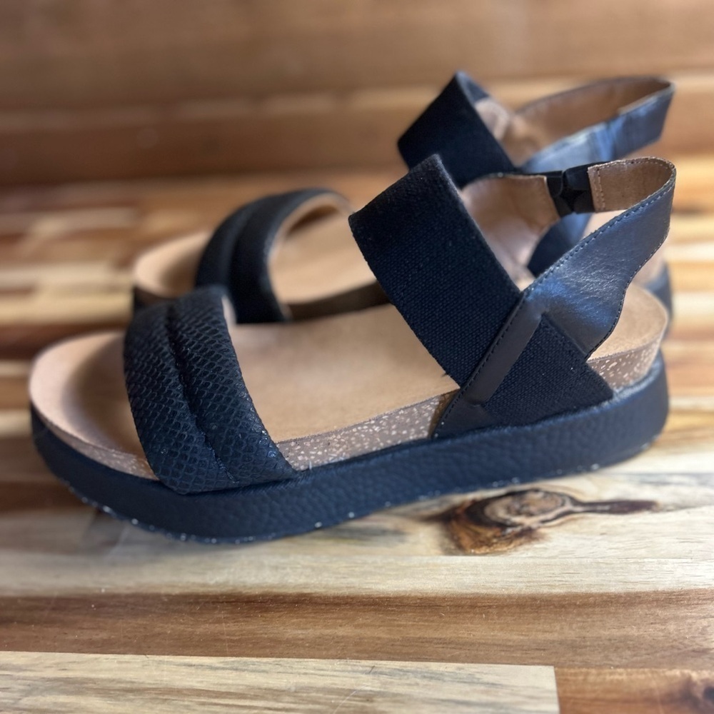 Otbt Libra chunky platform strap sandals in women’s Sz. 8 black leather upper. - Picture 6 of 8